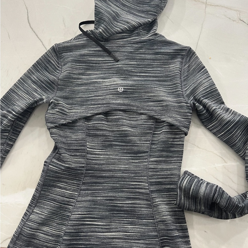 Lululemon Full Zip Hoodie/Excellent Condition! - image 2